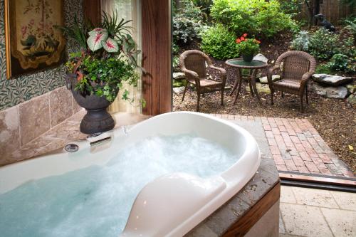 1900 Inn on Montford - 스파