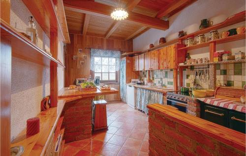 Lovely Home In Ludbreg With Kitchen