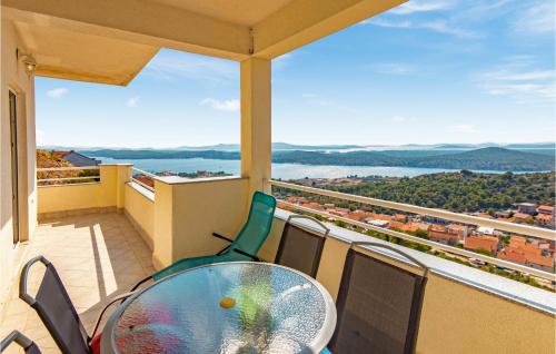 Beautiful Apartment In Sibenik With 3 Bedrooms And Wifi - Šibenik