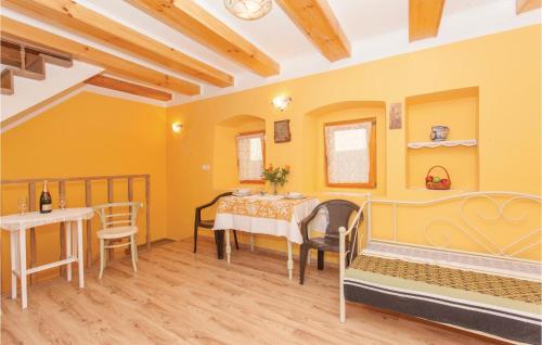 Beautiful apartment in Omisalj with 1 Bedrooms in Омішаль