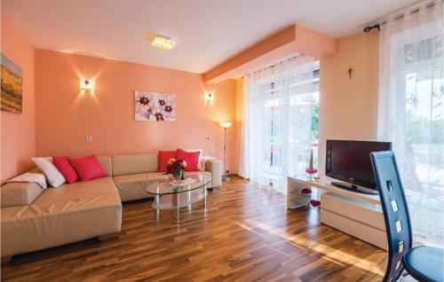  Stunning apartment in Viskovo with 2 Bedrooms and WiFi in Viskovo