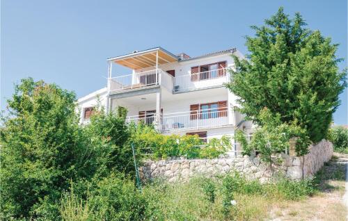 Nice Apartment In Maslenica With 3 Bedrooms And Wifi - Location saisonnière - Maslenica