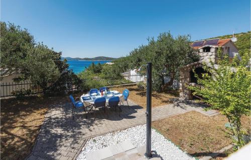 Stunning Apartment In Primosten With 2 Bedrooms And Wifi - Primošten