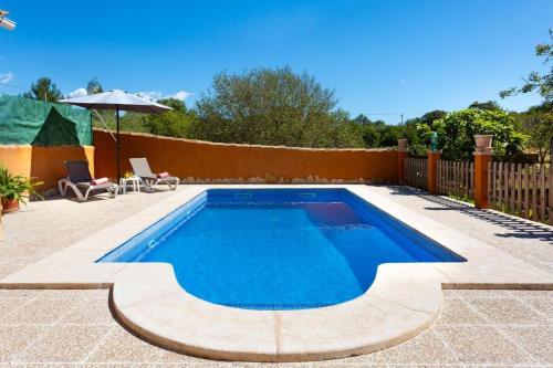  Llubí, beautiful house with pool surrounded by nature, Special Prices Hire Car for Guests in Llubí