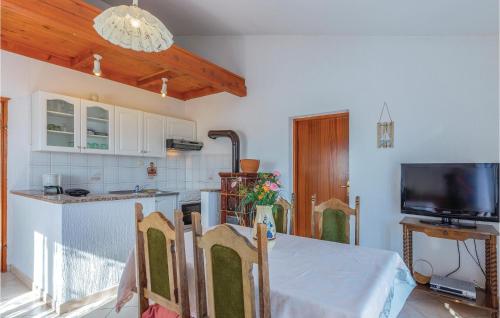  Two-Bedroom Apartment in Rebici-Barban in Rebići