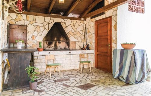 Cozinha, Two-Bedroom Apartment In Radmani in Radmani