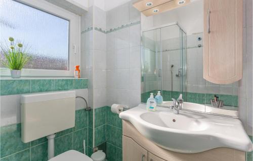 2 Bedroom Gorgeous Apartment In Drazice