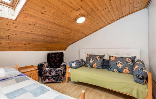 2 Bedroom Gorgeous Apartment In Drazice