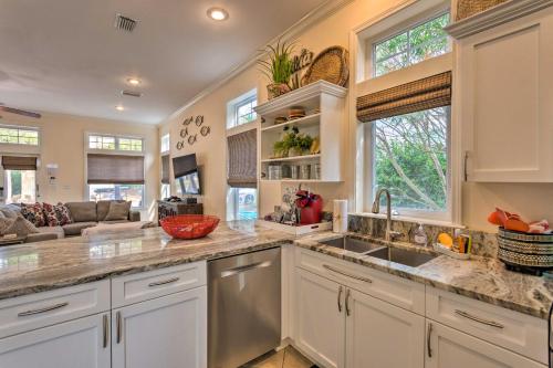 Upscale Getaway with Pool and Golf Cart 1Mi to Beaches - image 10