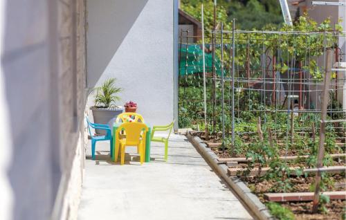  Two-Bedroom Apartment Podstrana with Sea View 08 in Podstrana