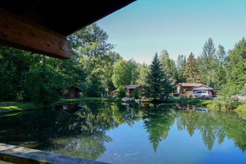 Hope Alaska's Bear Creek Lodge in 기타