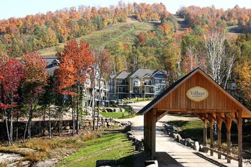 Deluxe Suite - View on Lake & 6 Min from Tremblant Versant Nord