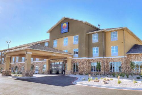 Comfort Inn & Suites Artesia - 출입구