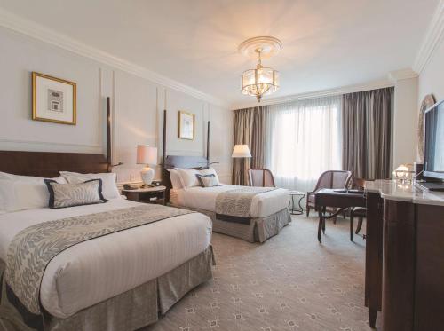 2 double beds