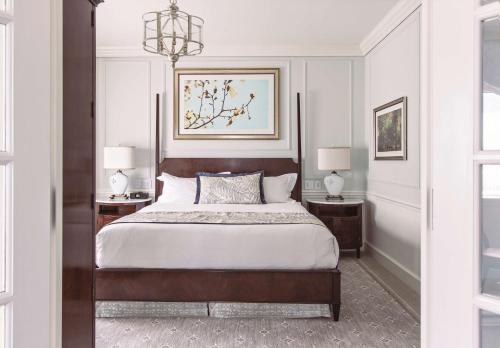 1 king bed, 1 sofa bed