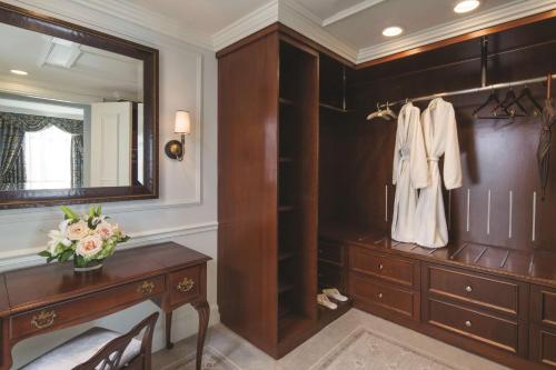 The Charleston Place The Charleston Place