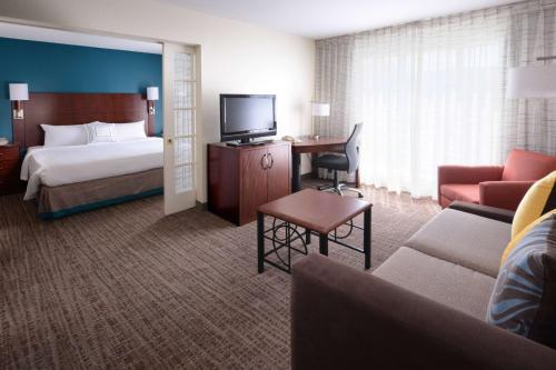 One-Bedroom King Suite