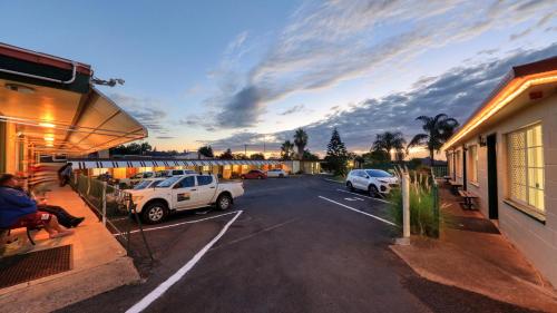 Golden Peak Motel in Peak Hill