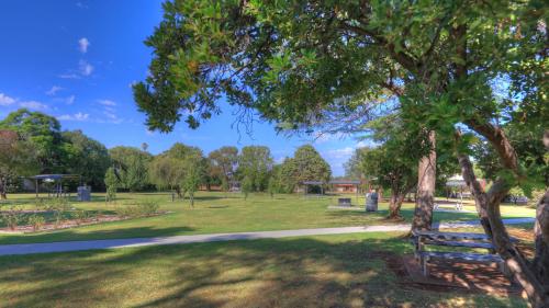 Golden Peak Motel PeakHill