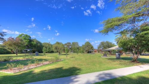 Golden Peak Motel PeakHill