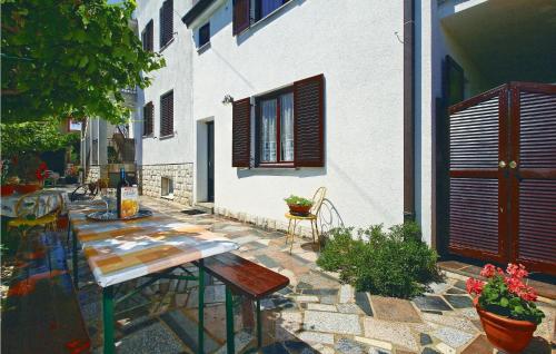 Lovely Apartment In Umag With Wifi