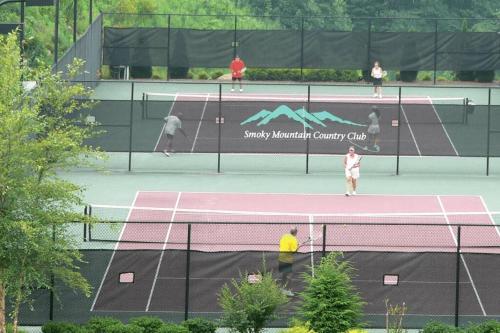 Condo with Stunning Mountain and 6th Green views near Harrahs Cherokee Bryson City in Whittier, USA