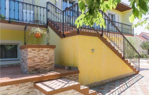  Three-Bedroom Apartment Dubrava with an Outdoor Swimming Pool 09 in Dubrava