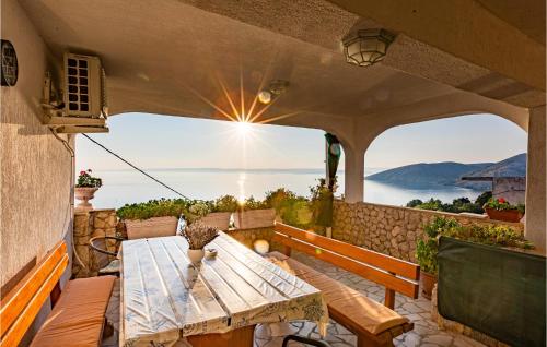 Awesome apartment in Stara Baska with 2 Bedrooms and WiFi - Apartment - Stara Baška