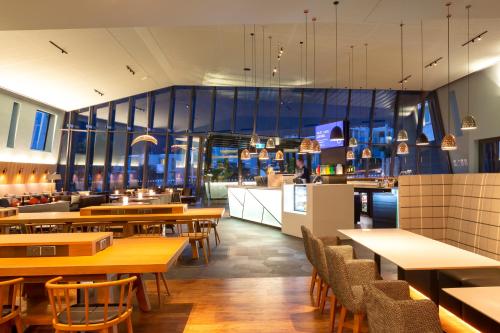 Restaurant, Holiday Inn Express And Suites Queenstown By IHG in Queenstown