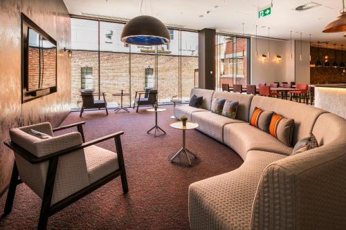Pub/Lounge, Holiday Inn Express Melbourne Little Collins By IHG near Docklands Stadion