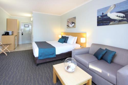 Manly Marina Cove Motel Located in Wynnum, Manly Marina Cove Motel is a perfect starting point from which to explore Brisbane. The property offers a wide range of amenities and perks to ensure you have a great time. Faciliti