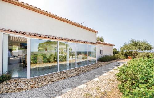 Lovely Home In Poulx With Kitchen