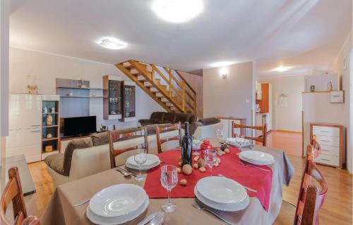  Three-Bedroom Apartment in Svetvincenat in Svetvinčenat