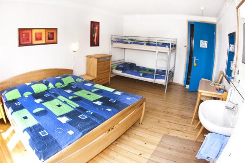 Happy Inn Lodge - image 2
