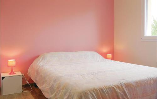 3 Bedroom Cozy Home In Quettreville-sur-sien,