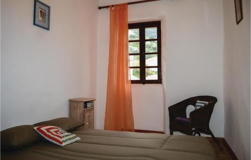 2 Bedroom Beautiful Apartment In Calcatoggio