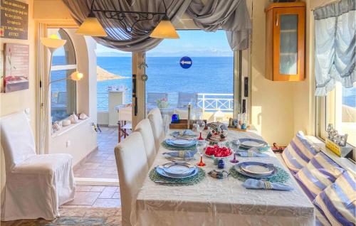 Beautiful home in Vrompousi Keratea w/ 3 Bedrooms gîte à louer Ákra Kéndron