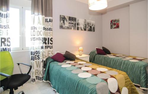 Three-Bedroom Apartment in Marbella - image 13