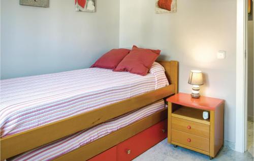 Three-Bedroom Apartment in Marbella - image 8