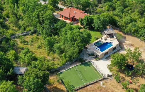 Cozy Home In Grubine With Outdoor Swimming Pool