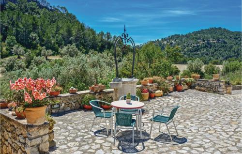  Nice home in Mancor de la Vall with 3 Bedrooms, WiFi and Outdoor swimming pool in Mancor del Valle