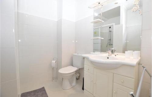 Beautiful apartment in Propriano with WiFi and 1 Bedrooms - image 10