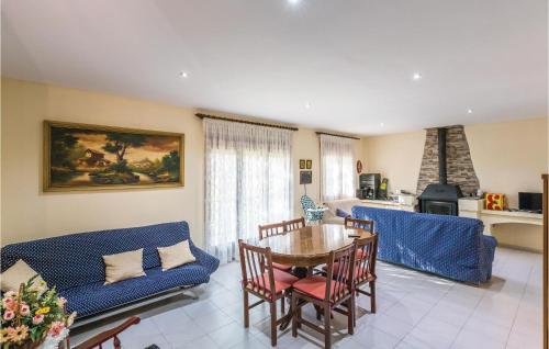  Amazing home in Alforja with 4 Bedrooms, WiFi and Outdoor swimming pool in Alforja