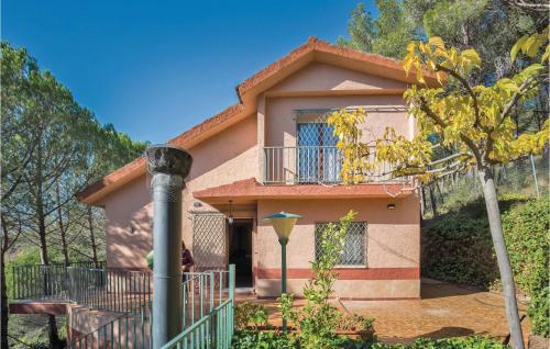  Amazing home in Alforja with 4 Bedrooms, WiFi and Outdoor swimming pool in Alforja