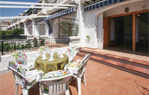Beautiful home in Santa Pola w/ Outdoor swimming pool Outdoor swimming pool and 3 Bedrooms - image 14