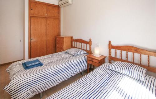 Beautiful home in Santa Pola w/ Outdoor swimming pool Outdoor swimming pool and 3 Bedrooms - image 13