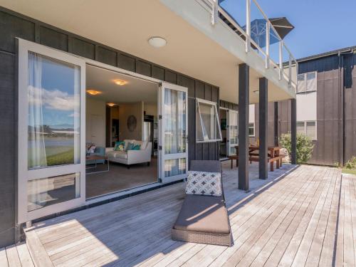 Duša, Golfer's Paradise - Matarangi Holiday Home in Matarangi