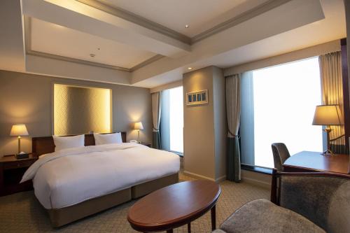 Double Room with No View - Non-Smoking