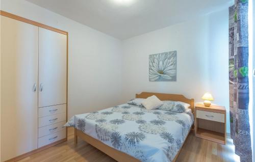 1 Bedroom Gorgeous Apartment In Povljana