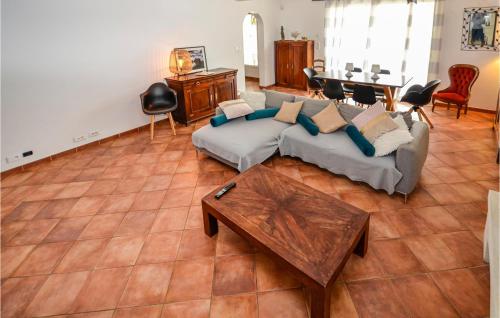 Holiday Home Chateuneuf de Gadagne 09 - image 7